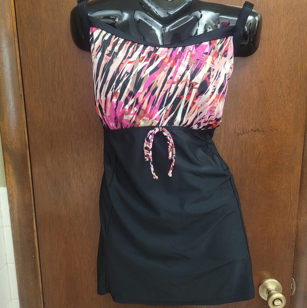 Womens Aqua Couture One Piece Swimdress Black/Pink/Multi-Color *Pre-owned*